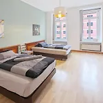 Monteurdreams-De Zentrale, Grosse 5Z Wohnung, 2 Baeder, Kueche